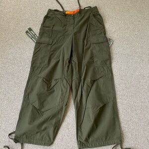 Superset women’s cargo pants.